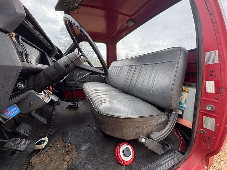 1985-ford-f700-image-11