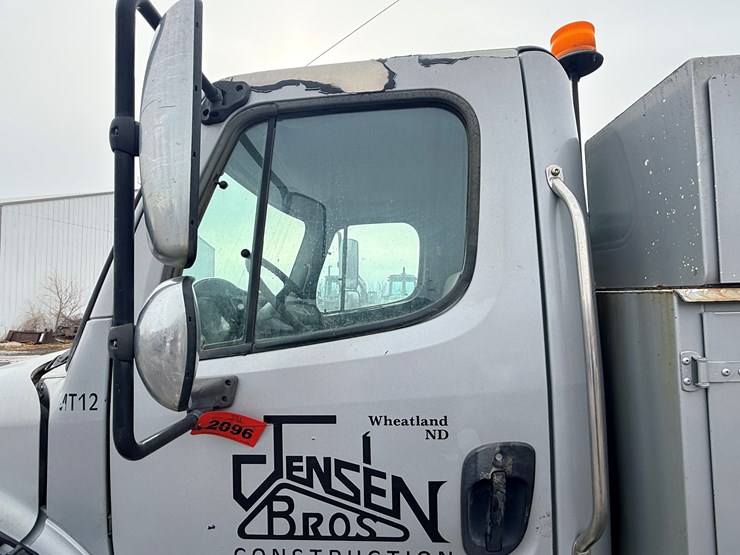 2004-caterpillar-c7-image-40