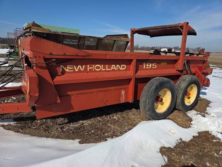 new-holland-195-image-37