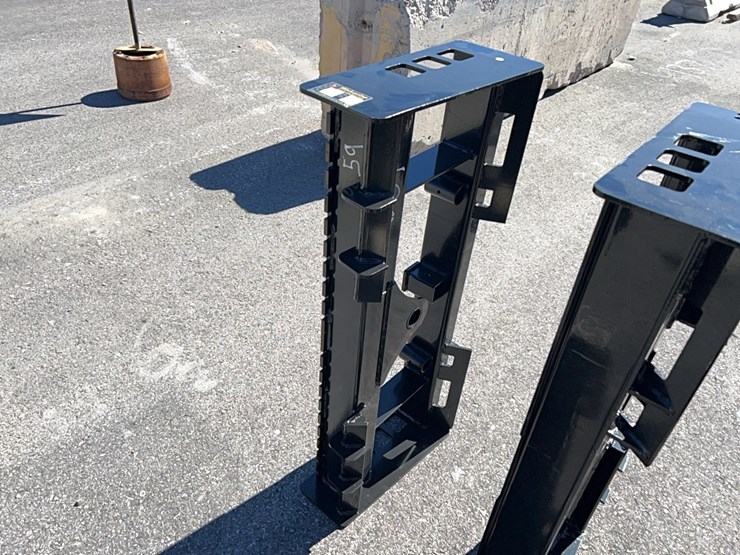 new-wolverine-hay-spear-skid-steer-attachment-(no-spear)-image-1