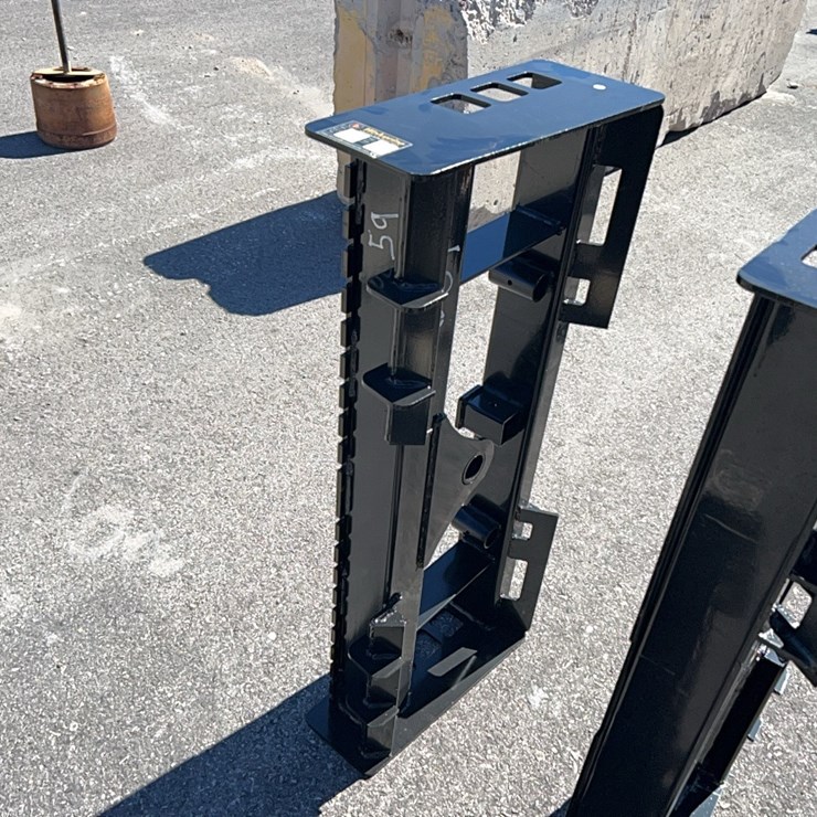 NEW WOLVERINE HAY SPEAR SKID STEER ATTACHMENT (NO SPEAR)