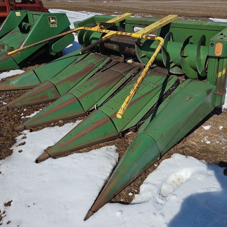 JD 484 4 row corn head