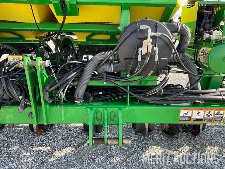 2022-john-deere-dr16-image-46