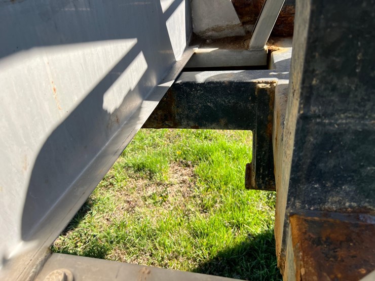 adams-high-clearance-5-ton-spreader-image-28