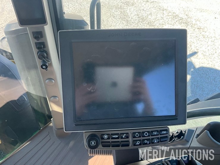 2023-john-deere-8r-340-image-37