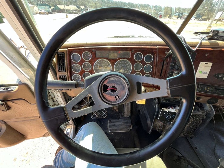 2004-mack-cv713-tandem-dump-truck-(481,756-miles)-image-19