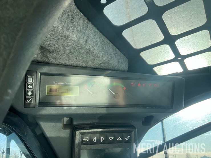 2024-deere-333g-image-32