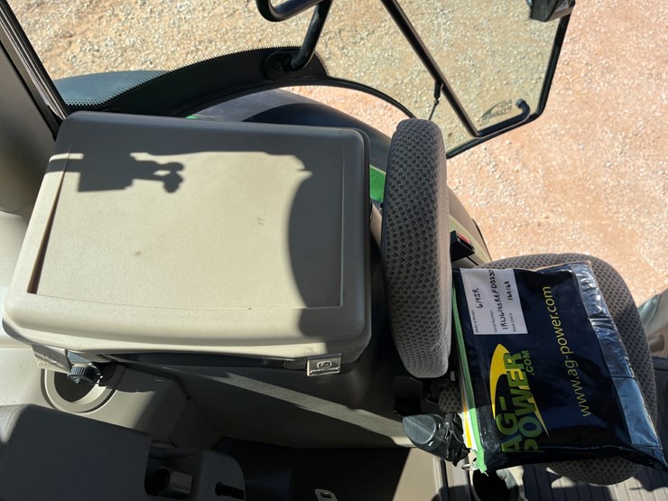 2015-john-deere-6145r-image-26