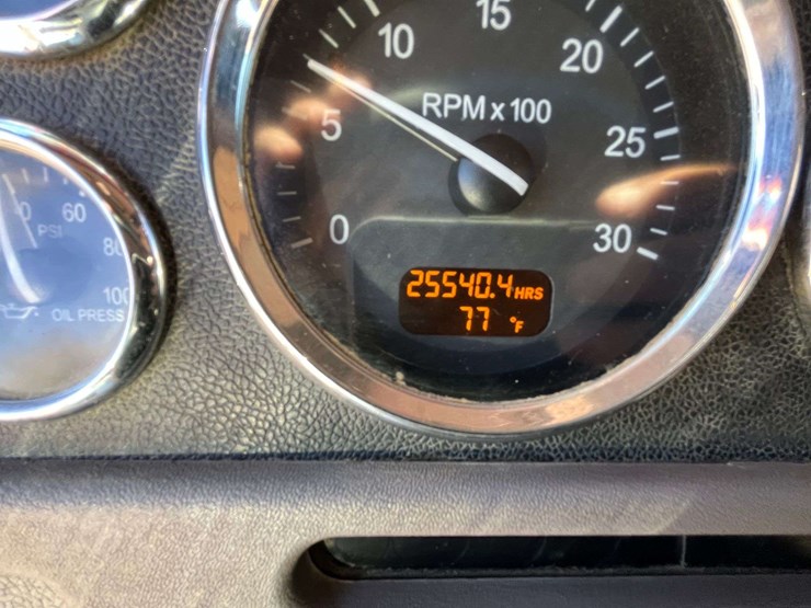 2012-peterbilt-386-image-25