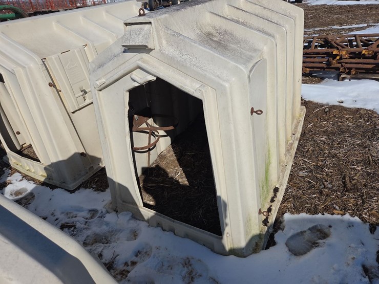 (2)-calf-tel-poly-calf-huts-(north)-image-3