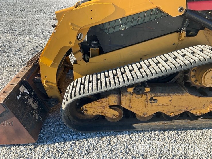 2015-caterpillar-259d-image-14