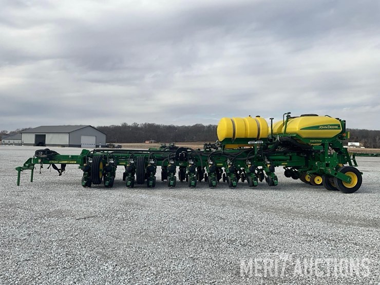 2019-john-deere-1775nt-image-43