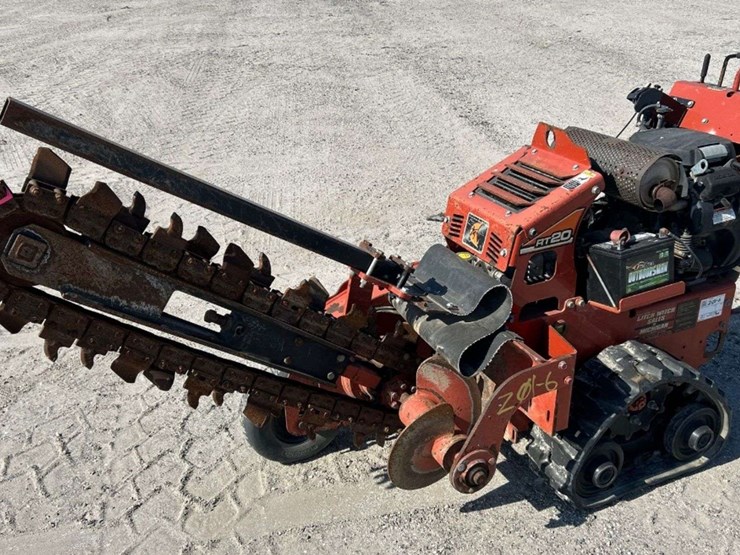 2013-ditch-witch-rt20-image-1