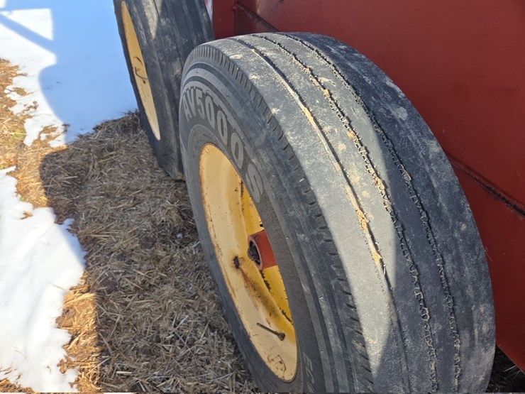 new-holland-195-image-12