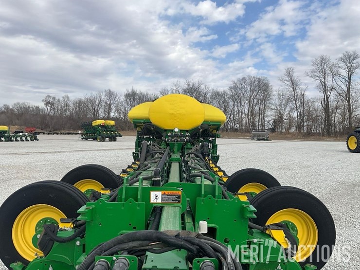 2019-john-deere-1775nt-image-8