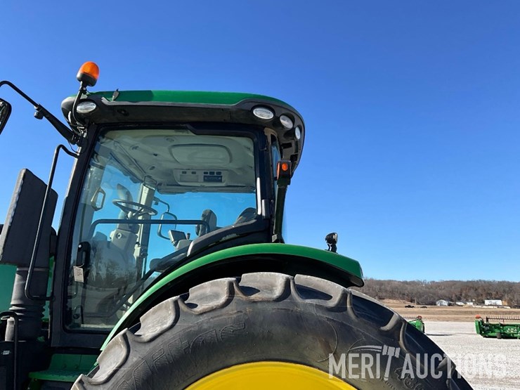 2014-john-deere-7230r-image-16