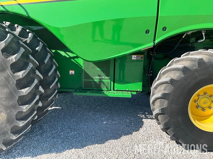 2021-john-deere-s790-image-16