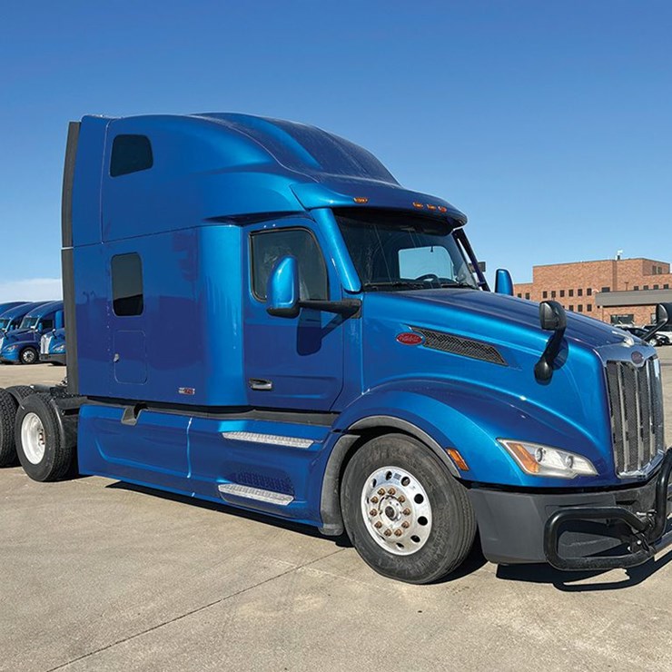 2022 PETERBILT 579