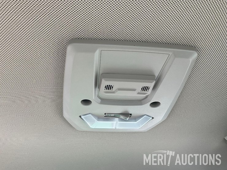 2023-john-deere-8r-340-image-41