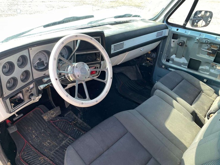 1984-chevrolet-c10-image-11