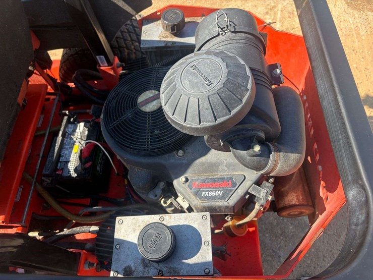 badboy-outlaw-xp-61"-zero-turn-mower-(723.8-hours)-image-17