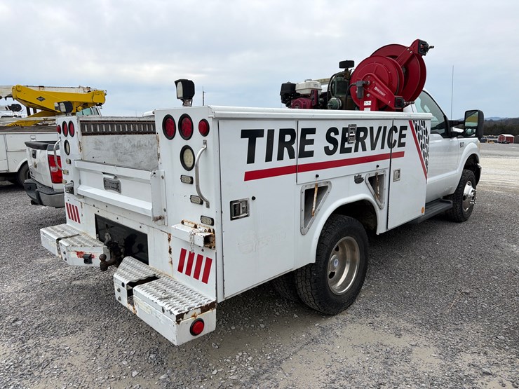 2011-ford-f350-image-4