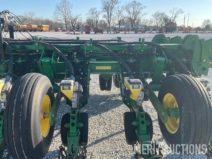 2009-john-deere-1770nt-image-42