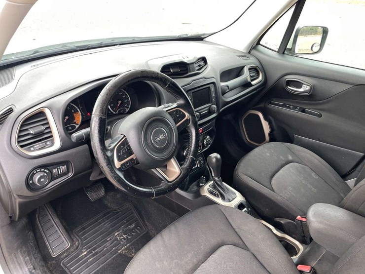 2017-jeep-renegade-image-11