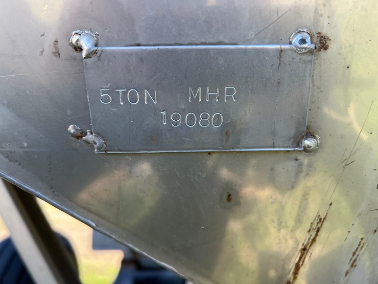 adams-high-clearance-5-ton-spreader-image-34