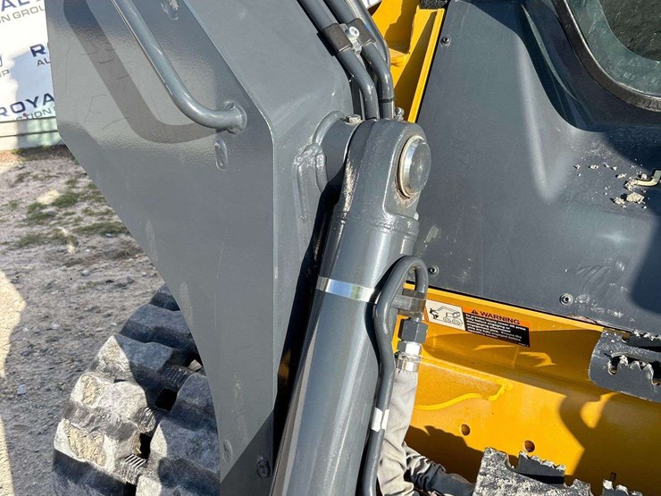 2023-deere-333g-image-22