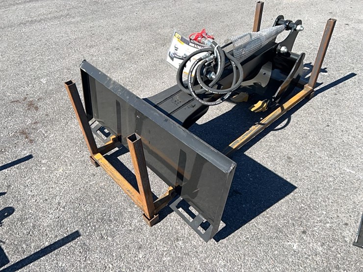 new-giyi-backhoe-skid-steer-attachment-image-4