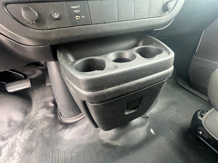 2012-chevrolet-express-g2500-image-28