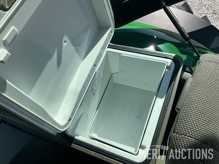 2023-john-deere-8r-340-image-43