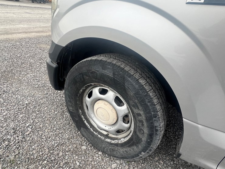 2015-ford-f150-xl-image-10