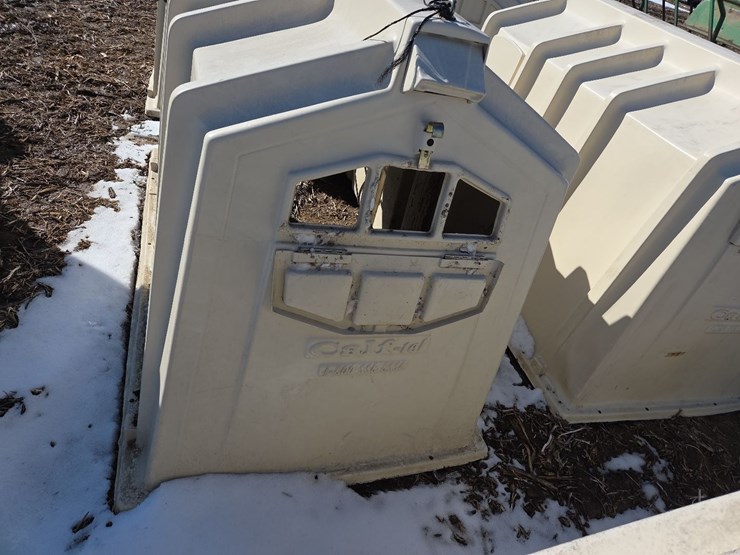 (2)-calf-tel-poly-calf-huts-(middle)-image-5