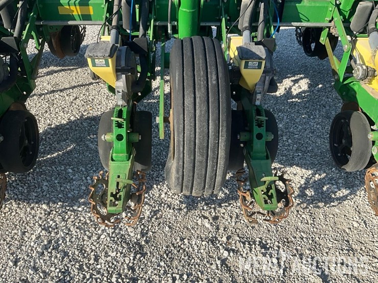2009-john-deere-1770nt-image-17
