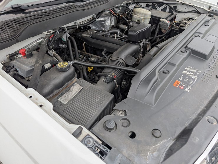 2017-chevrolet-1500-image-15