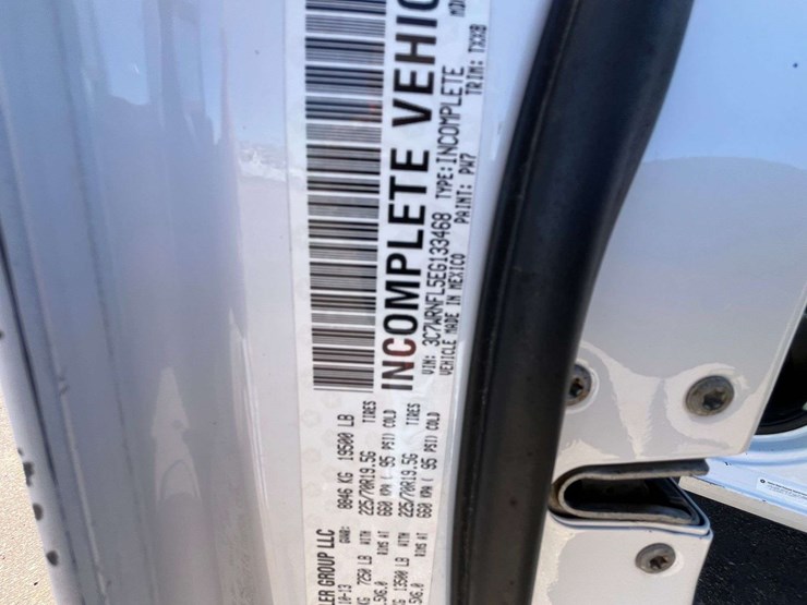 2014-dodge-ram-5500-image-33