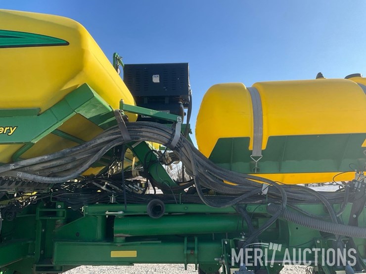 2009-john-deere-1770nt-image-35