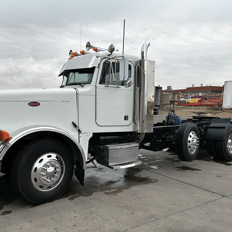 1997 PETERBILT 379