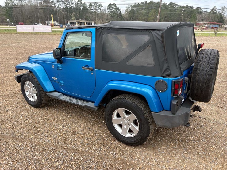 2014-jeep-wrangler-image-2