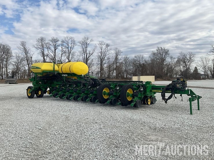 2019-john-deere-1775nt-image-6