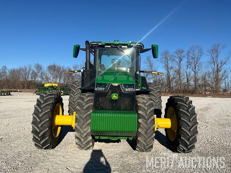 2023-john-deere-8r-310-image-8