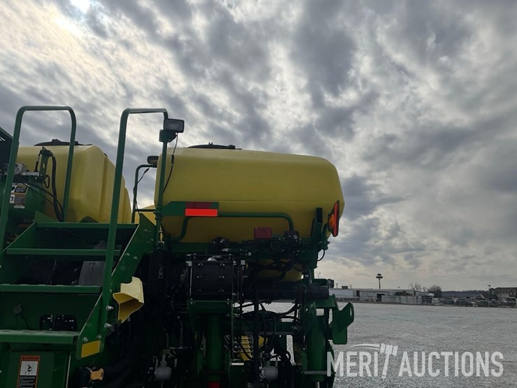 2019-john-deere-1775nt-image-30