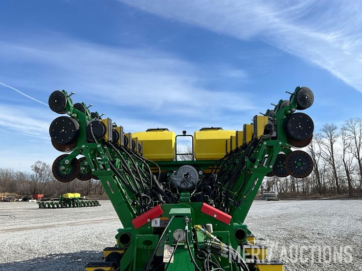 2022-john-deere-1795-image-9