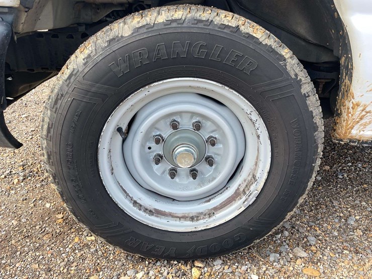 2014-ford-cargo-image-18