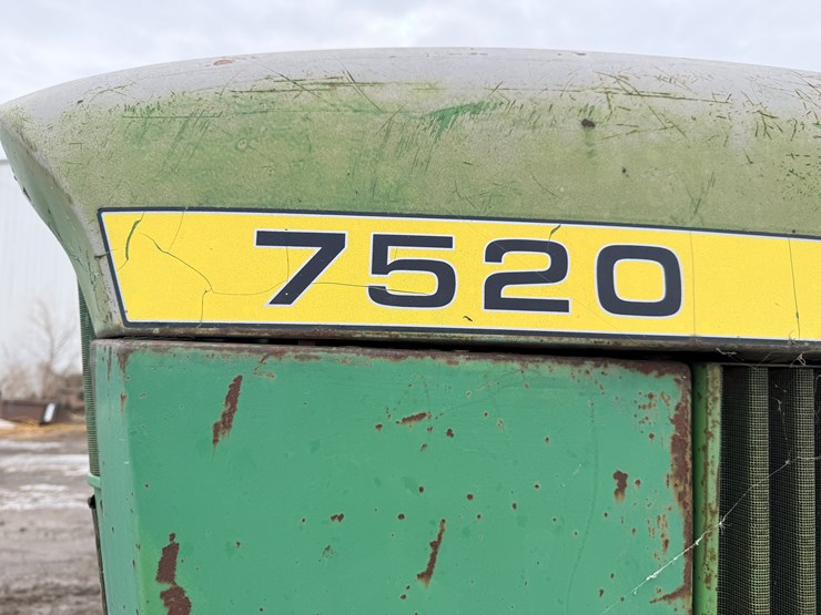 1973-john-deere-7520-image-34