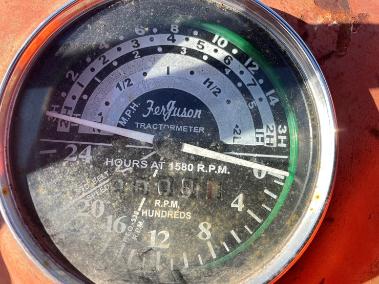 #1018-•-massey-ferguson-mf35-image-15