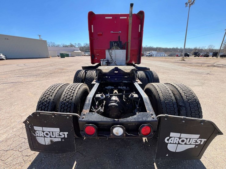 2012-peterbilt-386-image-7