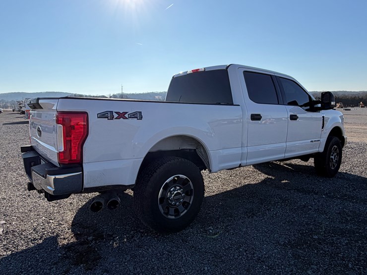 2019-ford-f250-xlt-image-4